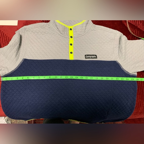 Canadian Geographic quilted grey and blue sweater - Picture 10 of 16